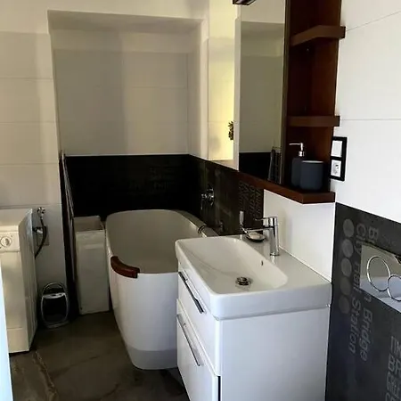 Apartman V Prvorepublikove Vile Lägenhet *